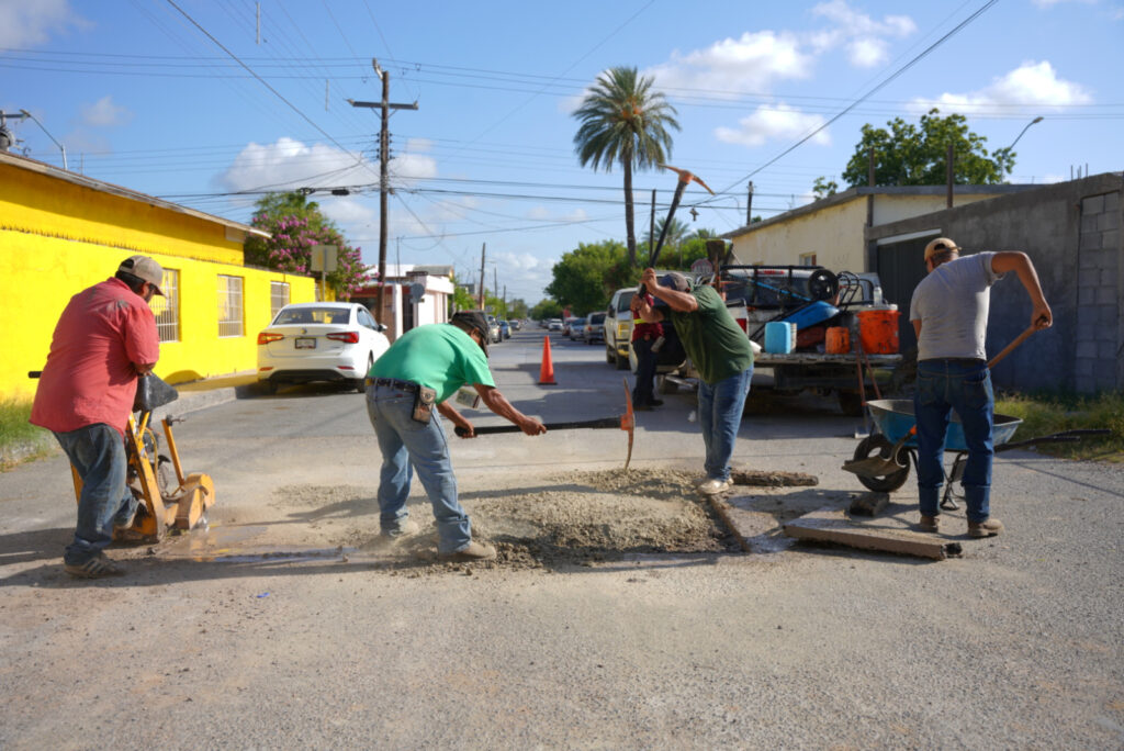 Atiende Servicios Públicos Primarios bacheo en Nuevo Laredo