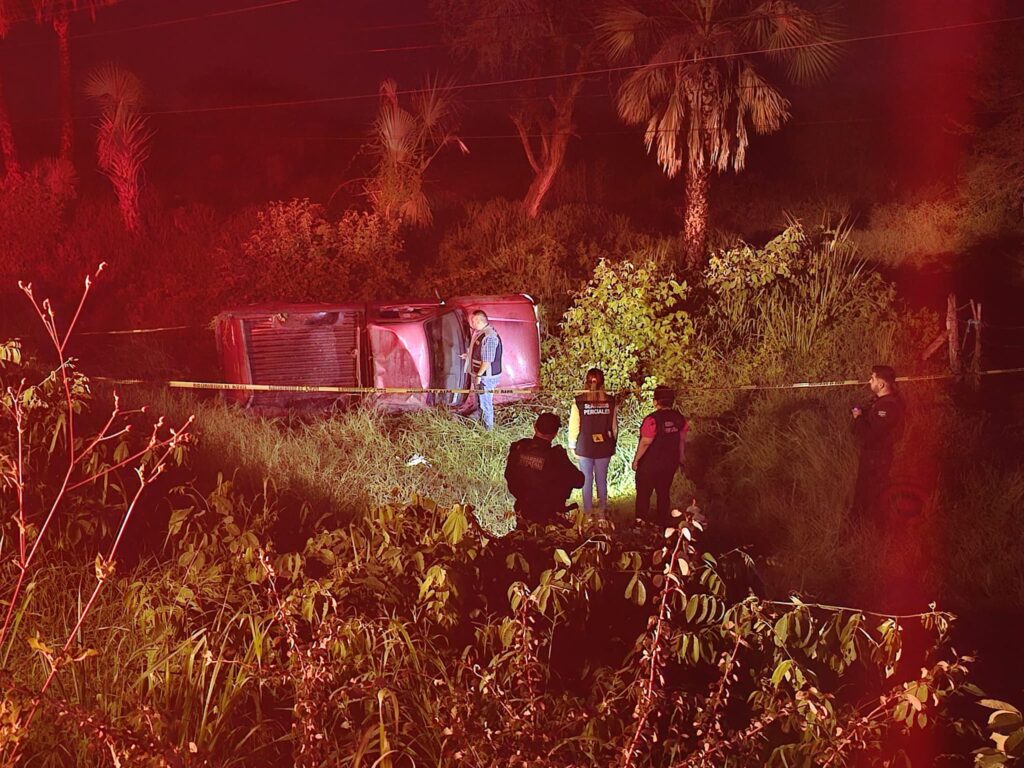 Hombre pierde la vida en volcadura en la carretera Mante-Valles