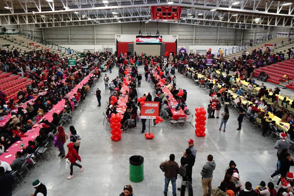 Llevan alegría a miles de familias neolaredenses en la Posada del Compartir