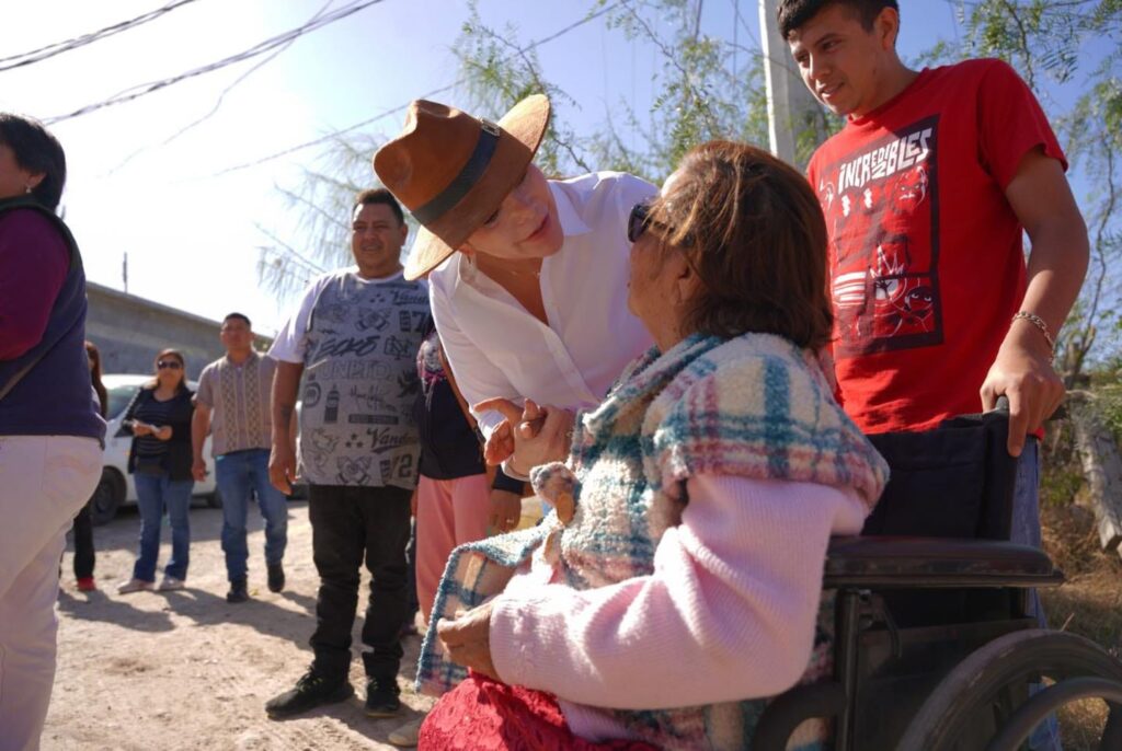 Protege Gobierno de Nuevo Laredo a sectores vulnerables con entrega de cobertores y calentadores