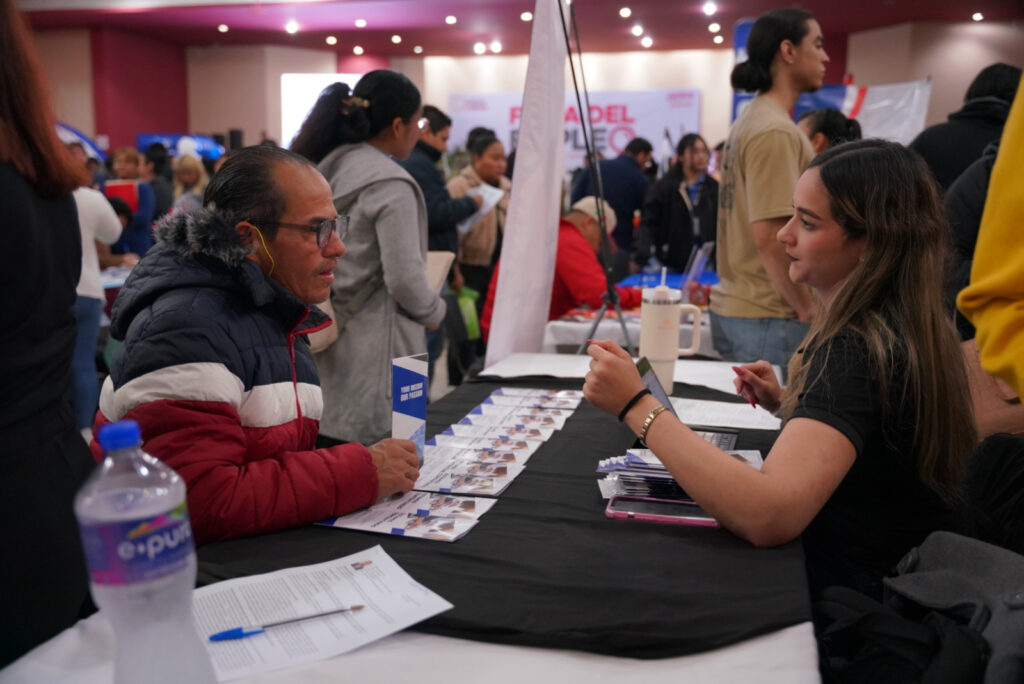 Acuden miles de ciudadanos a Primera Feria del Empleo 2025 del Gobierno de Nuevo Laredo