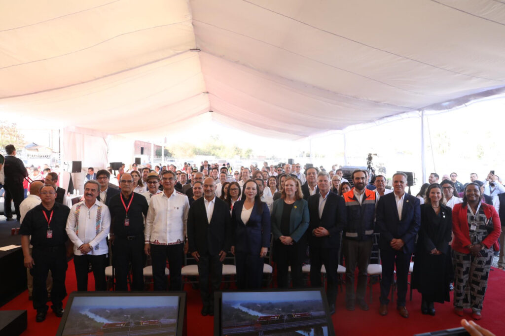 Inauguran gobernador Américo Villarreal y alcaldesa Carmen Lilia Canturosas Segundo Puente Ferroviario Internacional en Nuevo Laredo