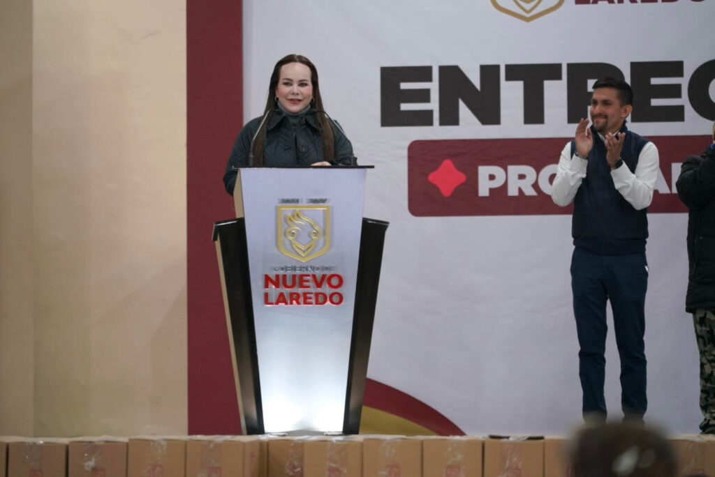 Encabeza alcaldesa Carmen Lilia Canturosas entrega de apoyo alimentario a más de 2 mil familias de Nuevo Laredo