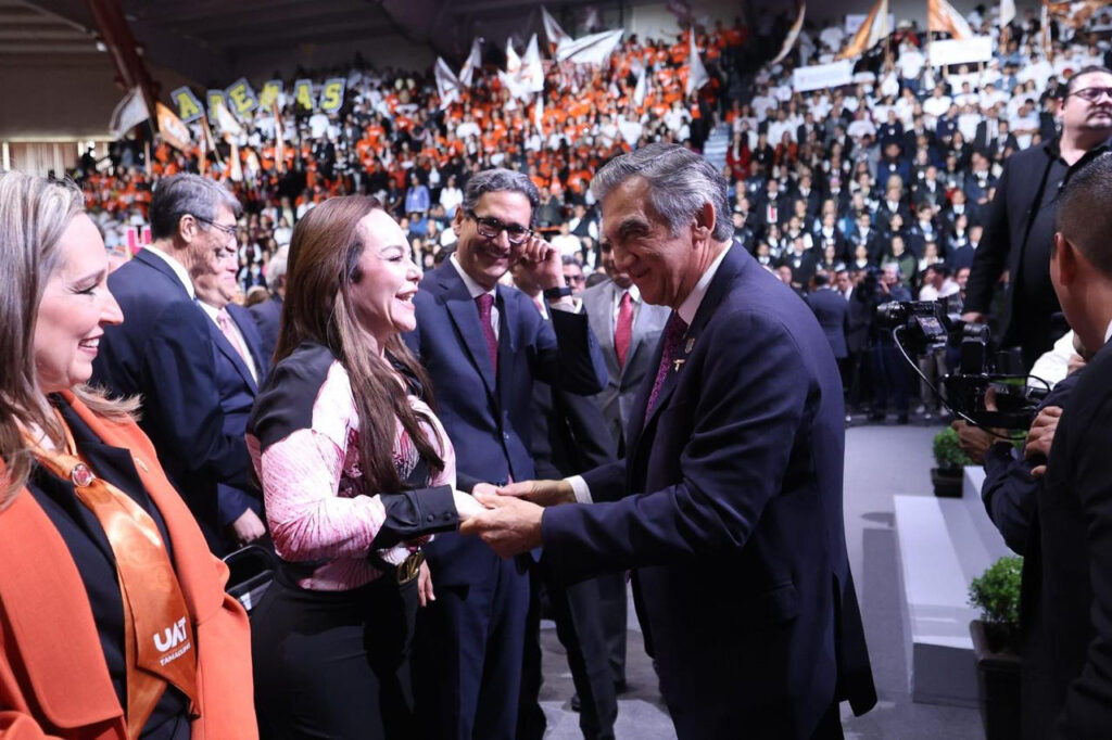 Reconoce la alcaldesa Carmen Lilia Canturosas labor del rector Dámaso Anaya Alvarado en su primer informe de actividades