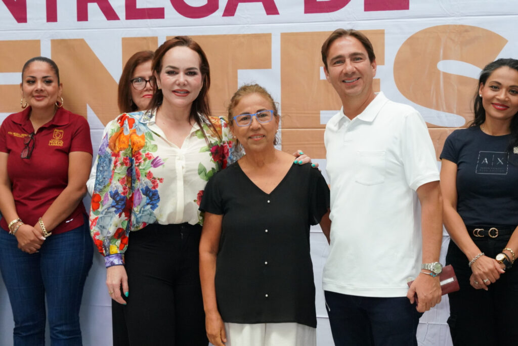 Entrega alcaldesa Carmen Lilia Canturosas y Cabildo 155 pares de lentes para mejorar la calidad de vida de familias neolaredenses