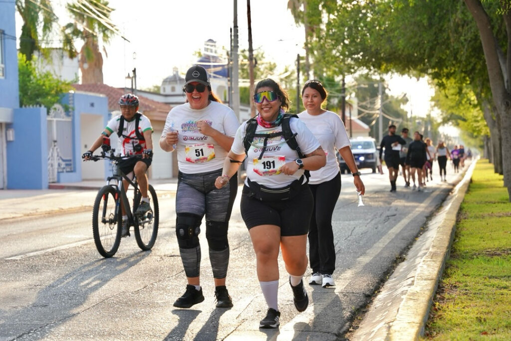 Más de mil 300 corredores tiñen de color la Carrera Joven 2025 en Nuevo Laredo