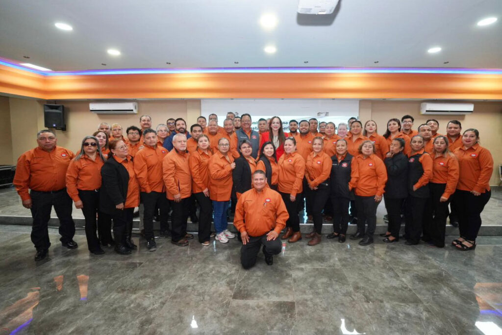 Fortalece Carmen Lilia Canturosas lazos de cooperación con sindicato de maquiladoras