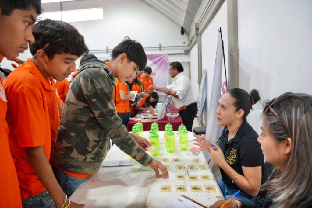 Gobierno de Nuevo Laredo acerca oportunidades y atención integral a estudiantes de la Prepa UAT con Brigada Joven