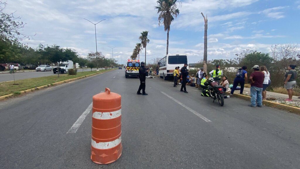 Microbús choca en Ciudad Victoria y deja 12 lesionados