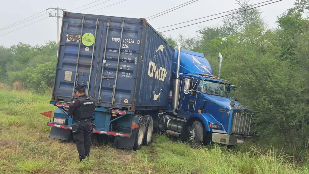 Choque en la Victoria-Monterrey deja tres heridos