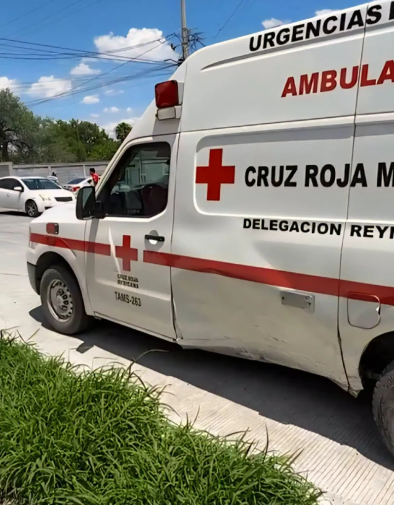 Choque de ambulancia en Reynosa deja cuatro heridos