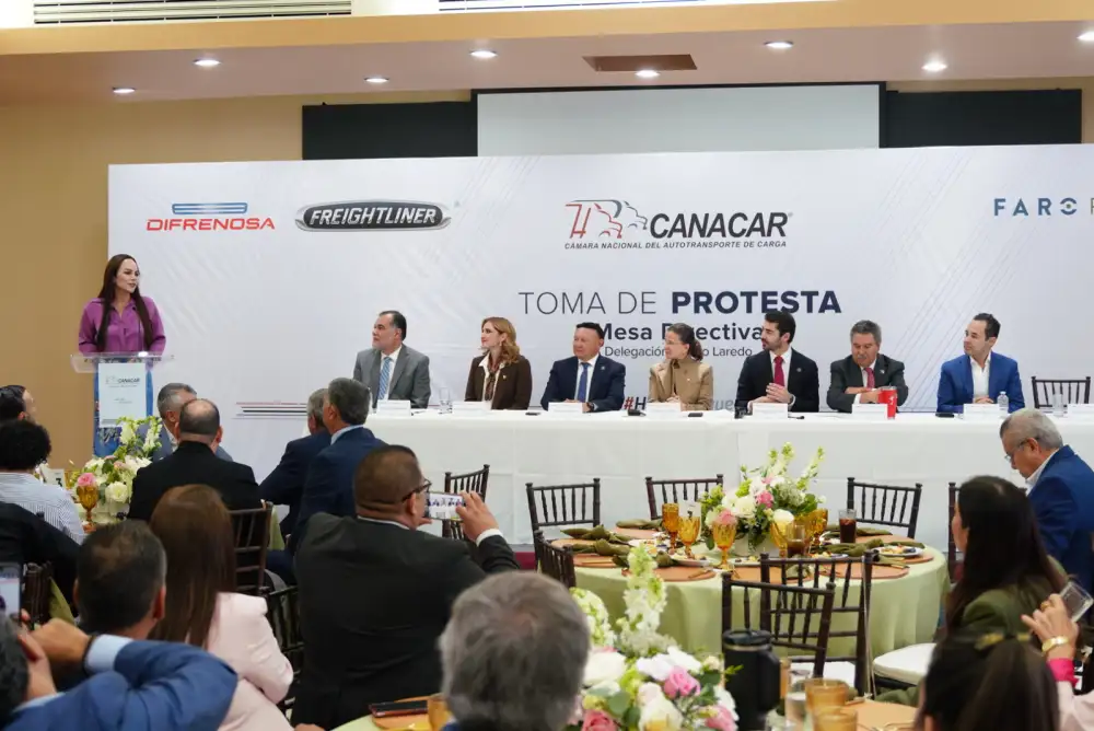 Carmen Lilia Canturosas refrenda compromiso con sector transportista