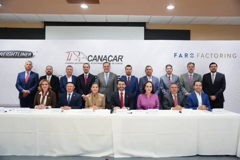 Carmen Lilia Canturosas refrenda compromiso con sector transportista
