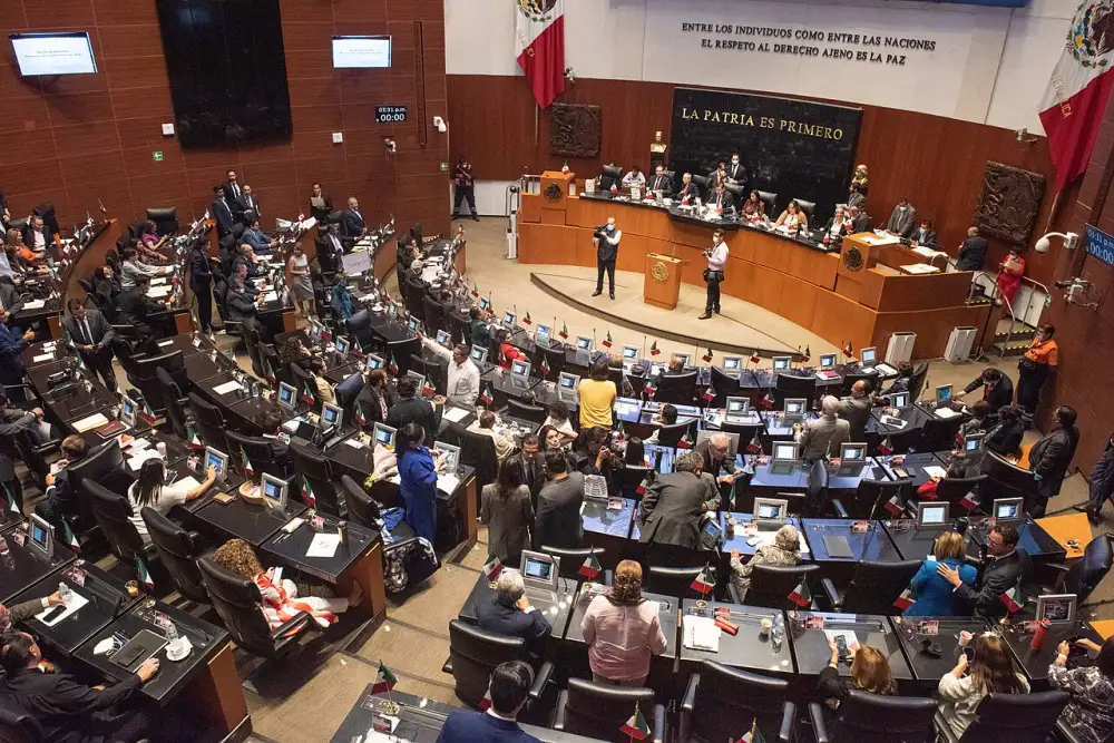 Sheinbaum niega que reforma de nacionalidad vaya contra Cabeza de Vaca