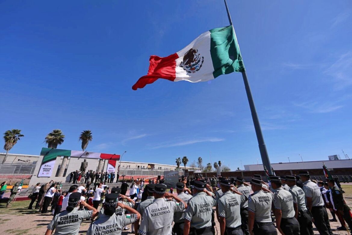 Conmemoran autoridades y escuelas de Nuevo Laredo Día de la Bandera