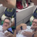 Hombre con fractura en la pelvis llega en ambulancia a votar y se vuelve viral