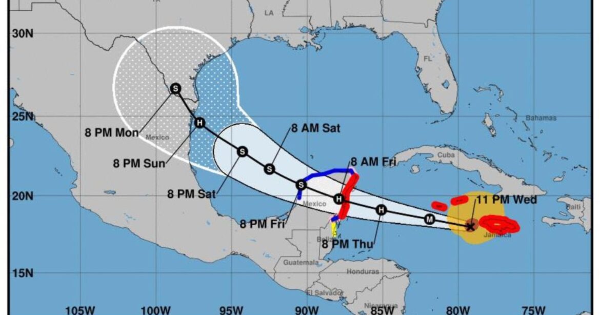 Beryl podría impactar Tamaulipas como tormenta tropical