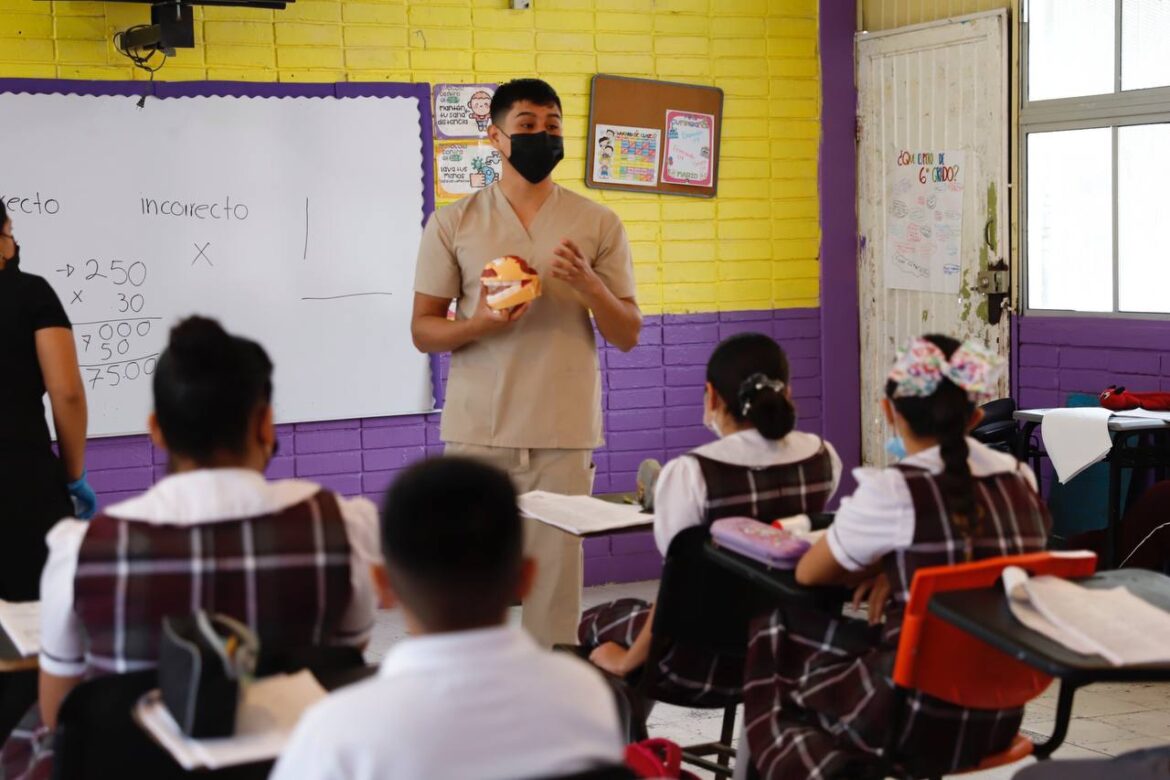 Brinda Gobierno de Nuevo Laredo atención médica gratuita en espacios educativos