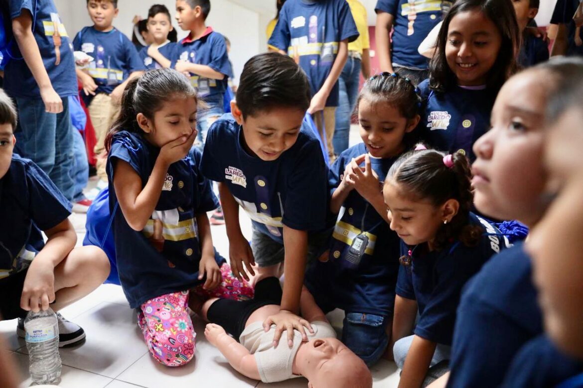 Inician 50 niños y niñas de Nuevo Laredo divertido campamento “Bombero Kid”