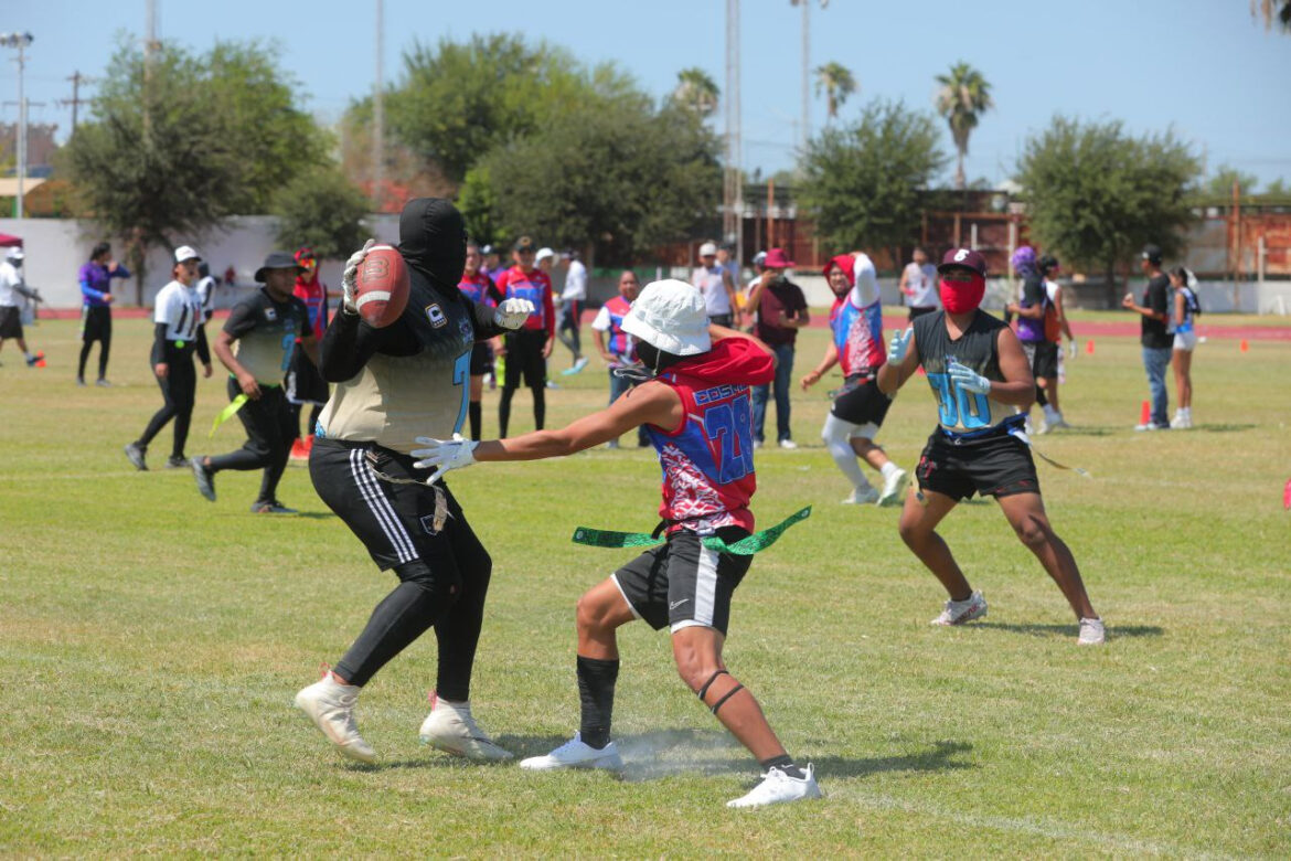 Viven deportistas primer torneo de flag football “Laredo Bowl 2024”