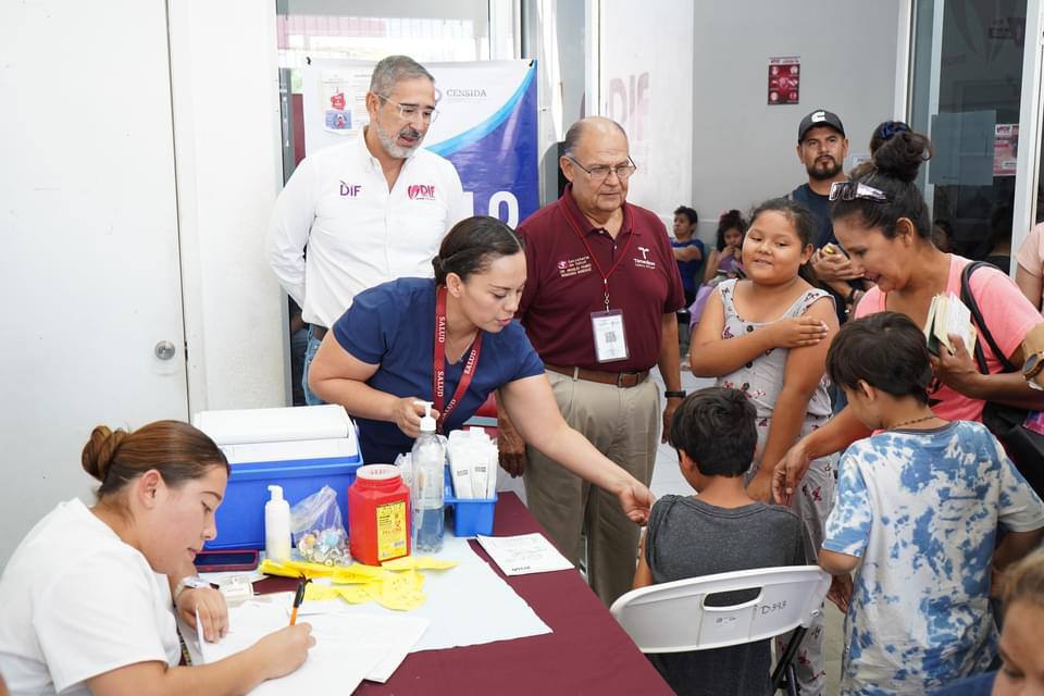 Responden familias a campaña de vacunación del DIF Nuevo Laredo y Jurisdicción Sanitaria 5