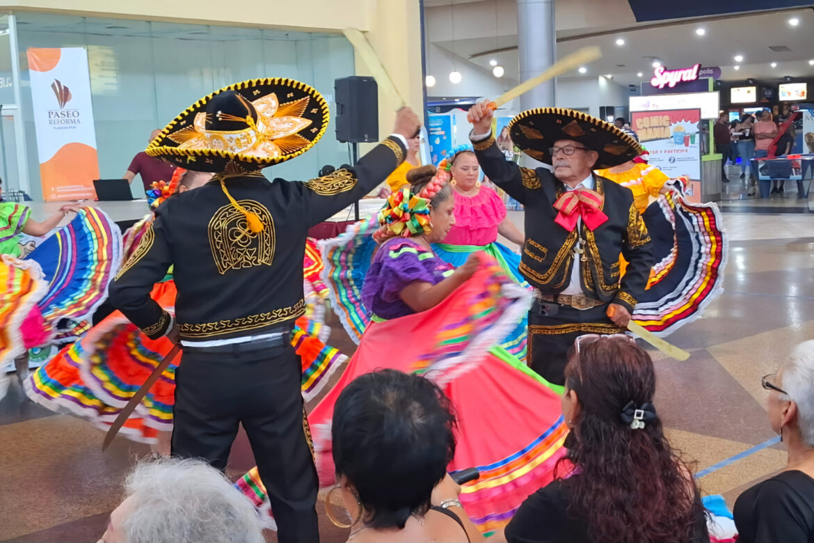 Conmemora Gobierno de Nuevo Laredo Día del Abuelo con evento artístico 