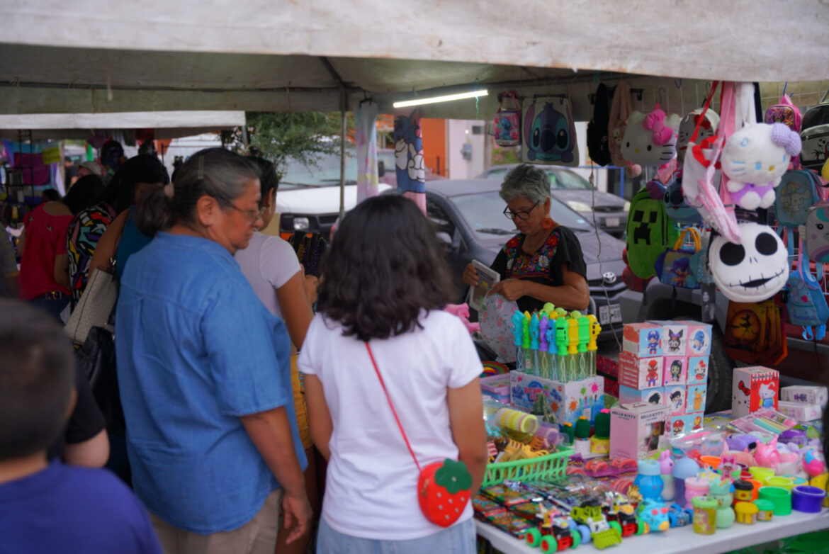 Más de 2 mil 800 emprendedores se benefician con bazares UNE 