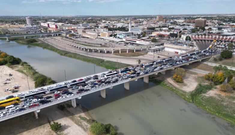 Paisanos se sienten seguros al cruzar por Nuevo Laredo