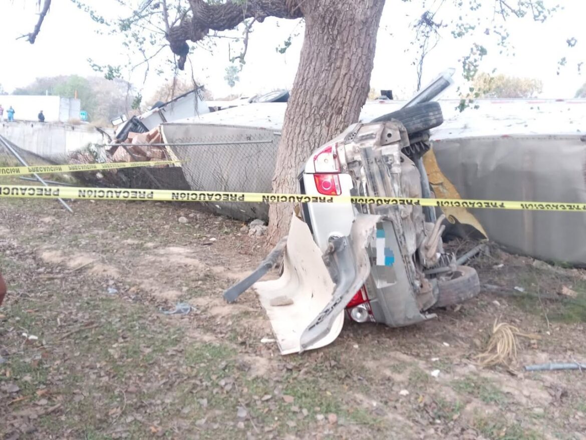 Trágico accidente carretero en Padilla deja dos maestras muertas