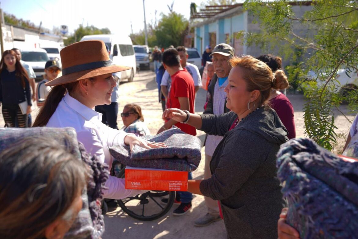 Protege Gobierno de Nuevo Laredo a sectores vulnerables con entrega de cobertores y calentadores