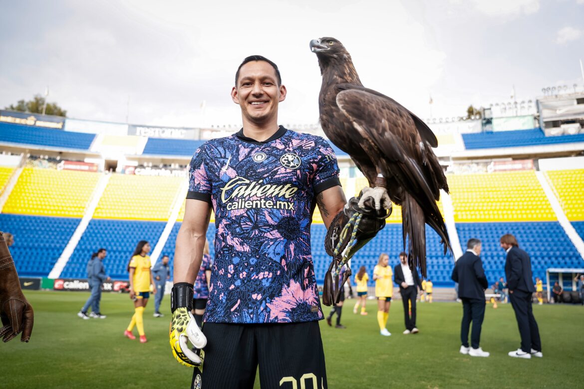 América posa con ‘Celeste’ en su foto oficial del Clausura 2025