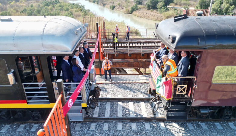 Inauguran gobernador Américo Villarreal y alcaldesa Carmen Lilia Canturosas Segundo Puente Ferroviario Internacional en Nuevo Laredo