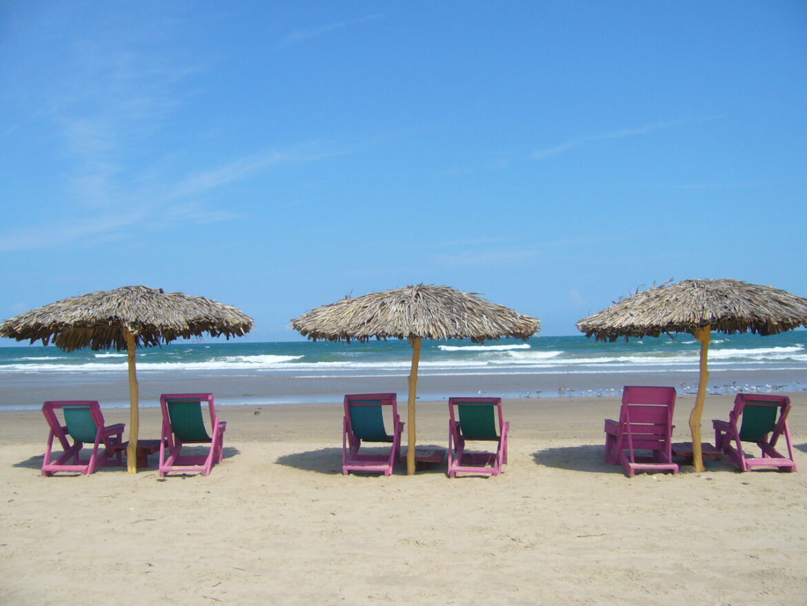 Sin prohibición en playas de Tamaulipas para cuatrimotos y alcohol