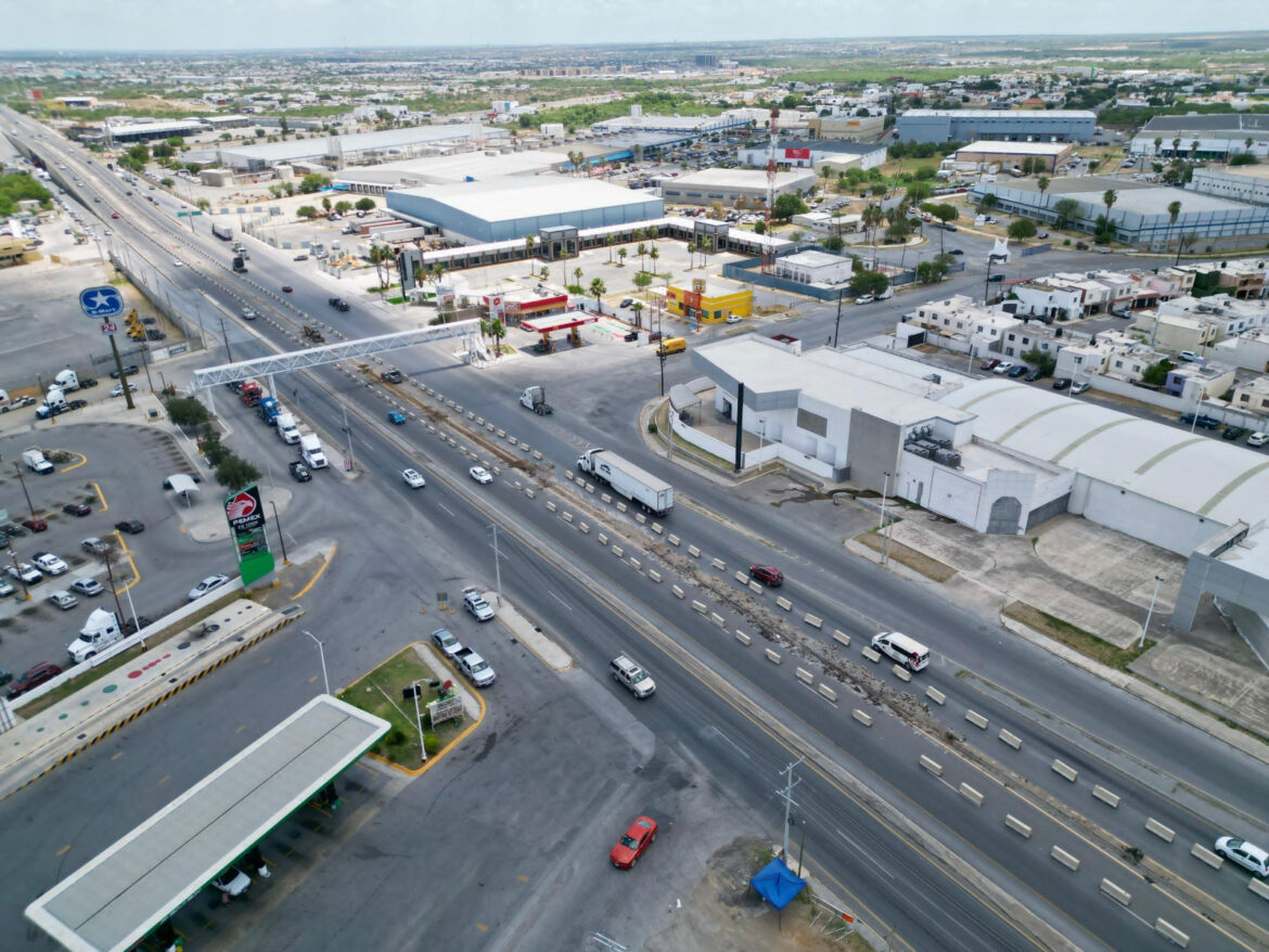 Gobierno de Nuevo Laredo moderniza sistema de alumbrado público en la Carretera Nacional