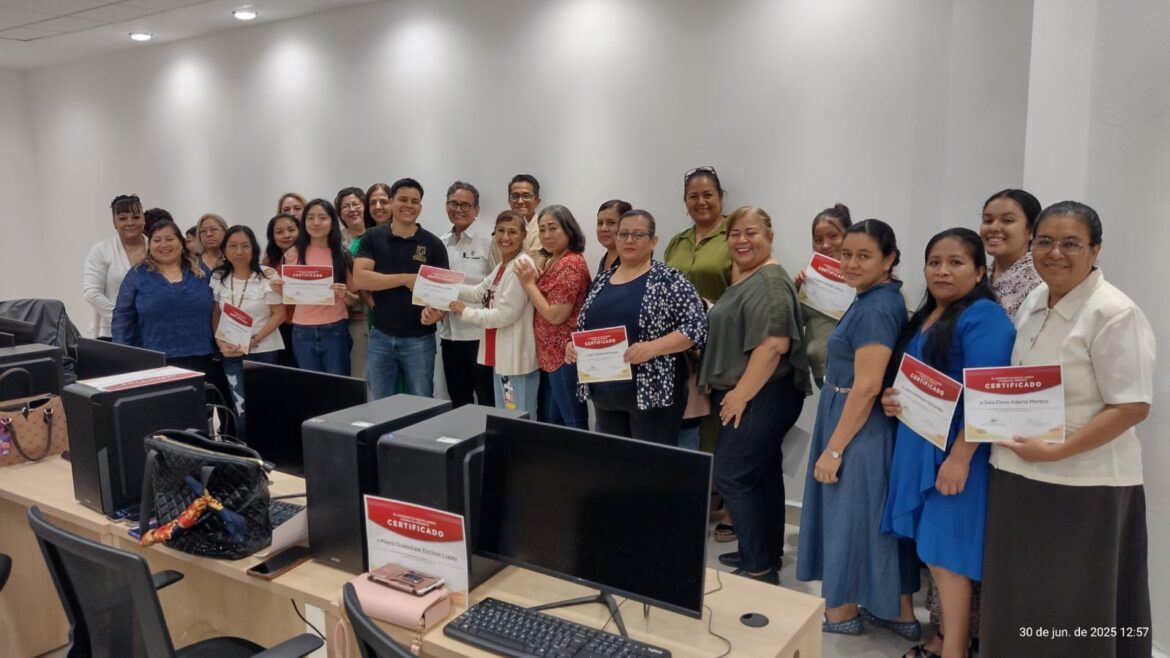 Concluye curso de computación en la Infoteca de Nuevo Laredo; gradúan 25 mujeres