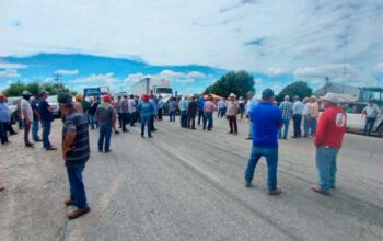Agricultores bloquean carretera Victoria–Matamoros para exigir apoyos al campo
