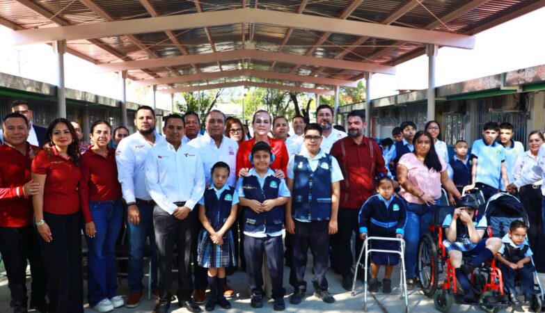 Refrenda alcaldesa Carmen Lilia Canturosas compromiso con la educación