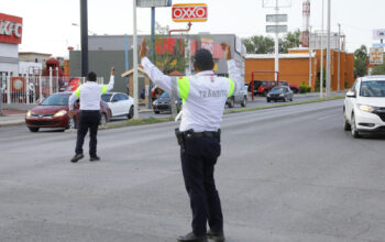 Exhorta Dirección de Tránsito y Vialidad a manejar con precaución y evitar distracciones