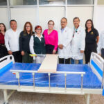 Carmen Lilia Canturosas entrega camas hospitalarias en Nuevo Laredo