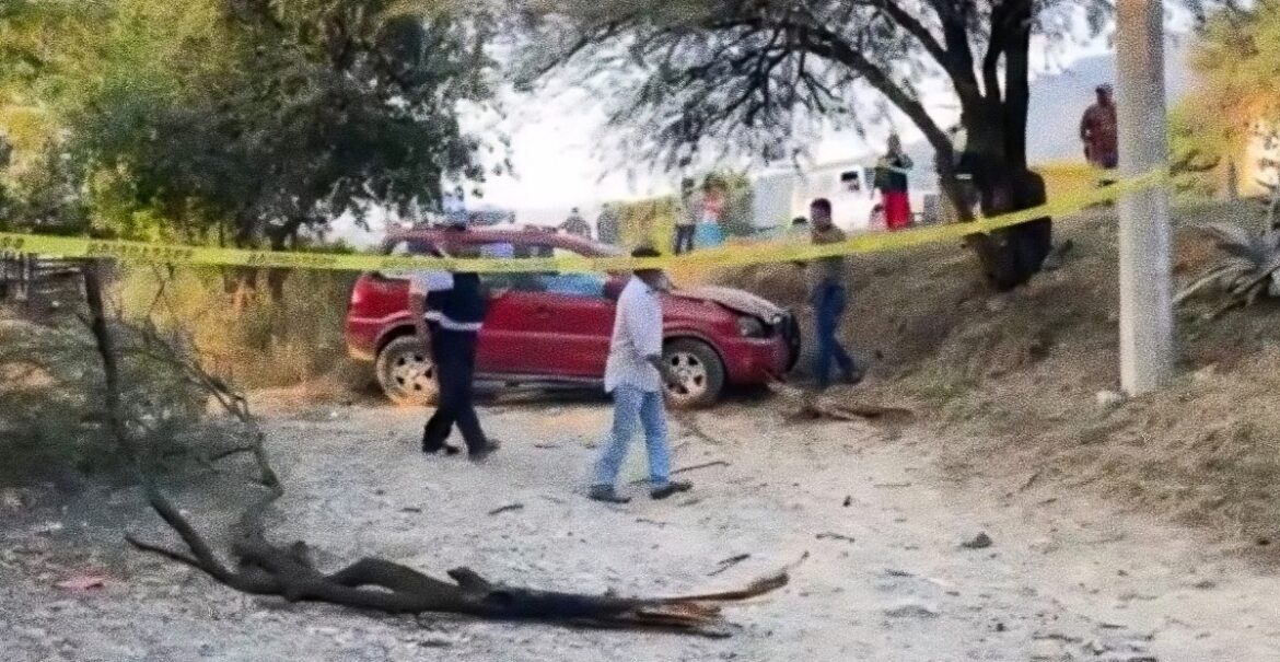 Muere conductor tras impactar su camioneta contra un árbol en Ciudad Victoria