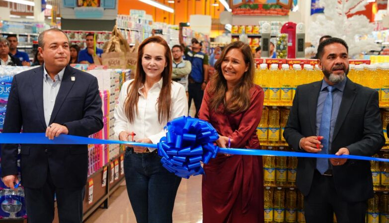 Inaugura alcaldesa Carmen Lilia Canturosas la tienda 10 de Smart; refrendan empresas nacionales confianza en Nuevo Laredo