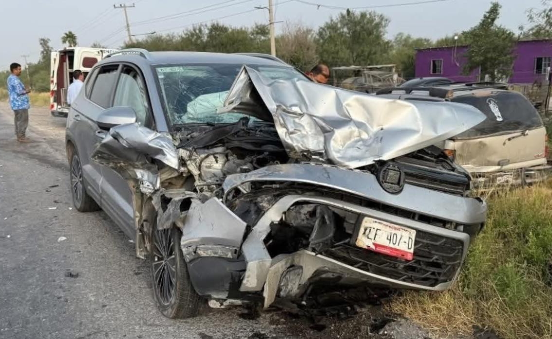 Choque en la Ribereña deja dos lesionadas y fuertes daños en Reynosa