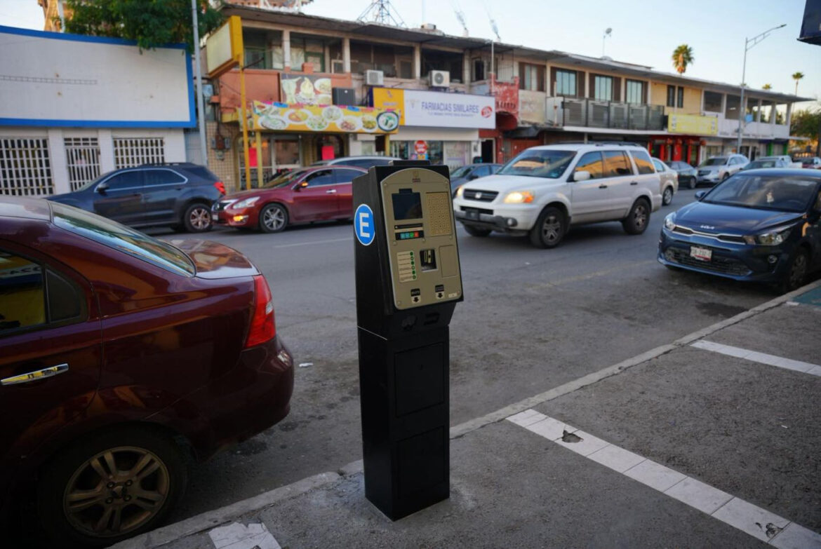 Nuevo Laredo moderniza su sistema de estacionamiento con nuevos parquímetros inteligentes