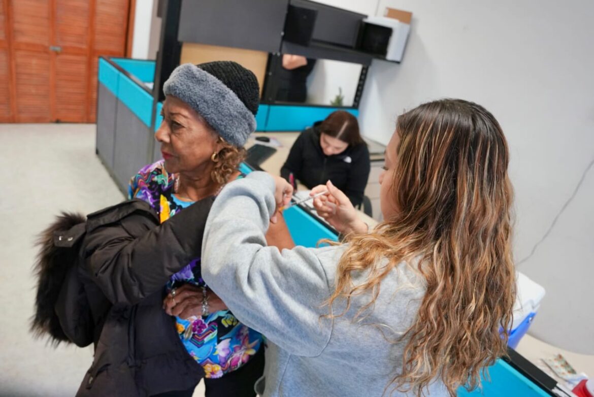 Alcaldesa Carmen Lilia Canturosas invita a la ciudadanía a jornada de vacunación para proteger la salud de las familias