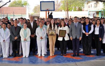Nombran a Carmen Lilia miembro honorífico de enfermería