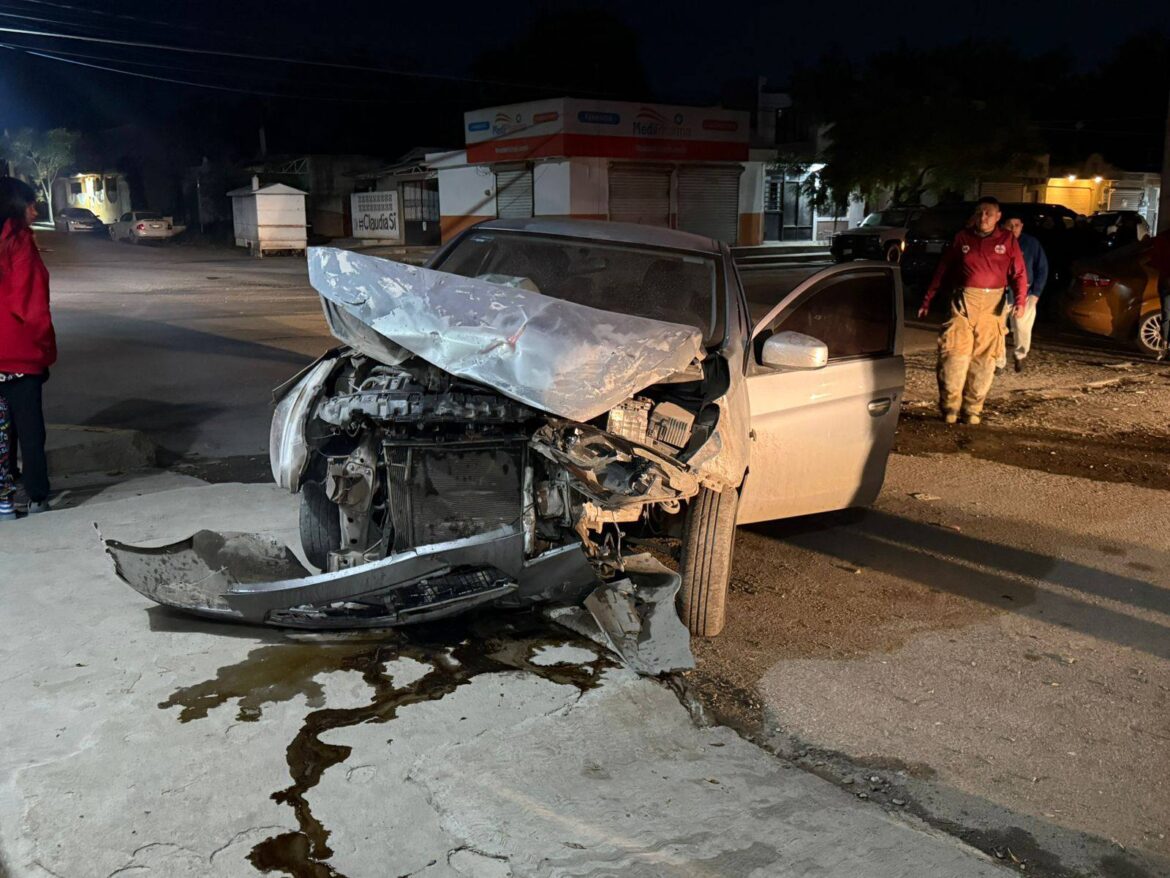 Choque en crucero de Ciudad Victoria deja dos personas lesionadas