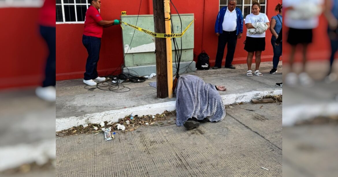 Mujer muere tras desvanecerse en la vía pública en Tampico