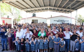 Carmen Lilia entrega nuevas aulas en primaria del poniente