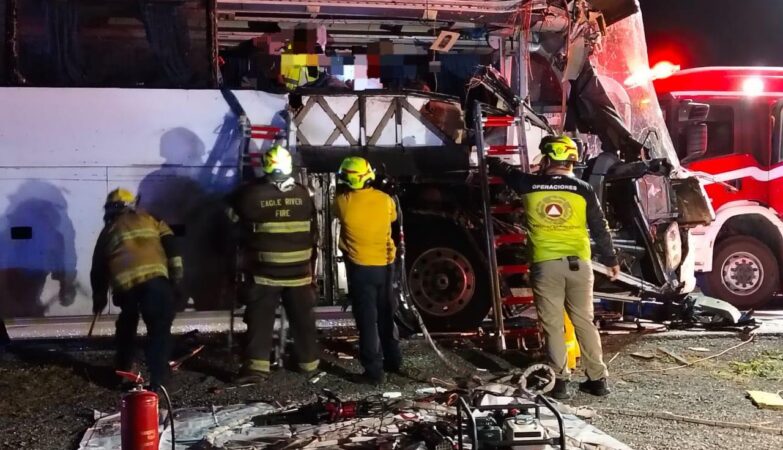 Choque de autobús deja 2 muertos en la Victoria-Zaragoza