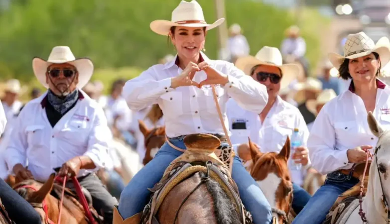 Fortalece Carmen Lilia Canturosas lazos de hermandad con Nueva Ciudad Guerrero; se une a tradicional Cabalgata de San Juan